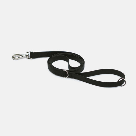 KOIRALIKKA Biothane - hihna, musta