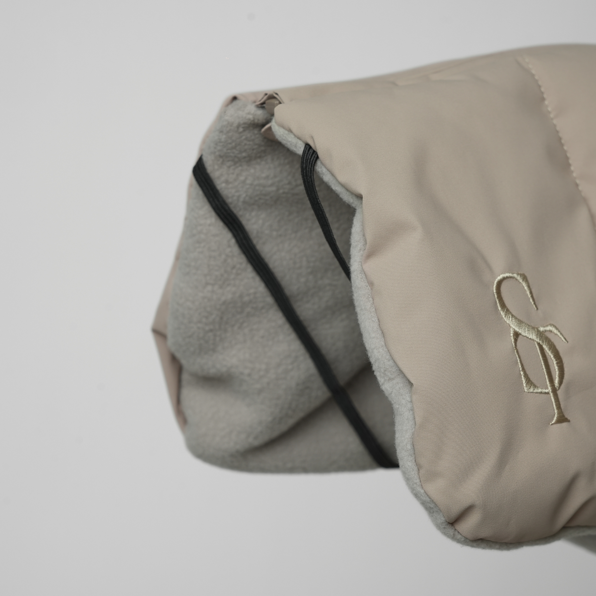 Staey Vera -koiran talvitakki valjailla, hiekka