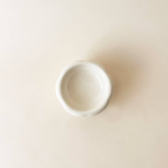 Ecocat Creamy - korotettu juomakuppi kissalle