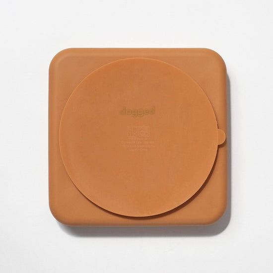 dogged  slow feeder, muskotti