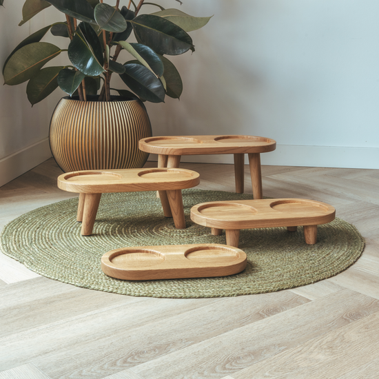 Puinen ruokakuppiteline L-kokoisille kulhoille