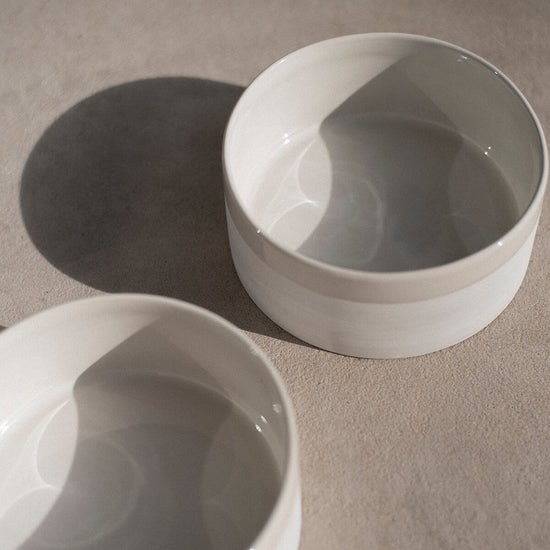 Mateus x Denjo -keraaminen ruoka- ja juomakulho, hiekka